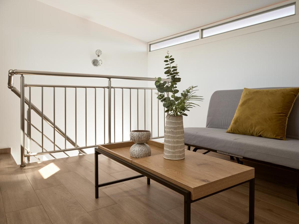 Stefania Apartments Kypseli Екстер'єр фото