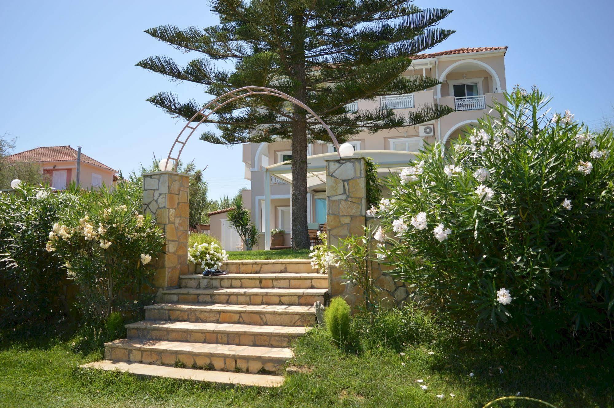 Stefania Apartments Kypseli Екстер'єр фото